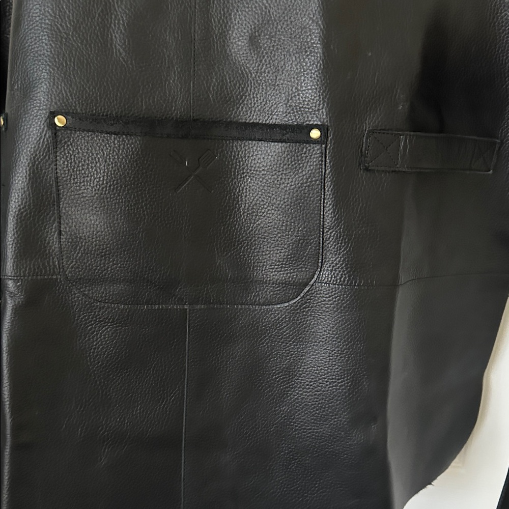 Black leather apron - Picture 4 of 9